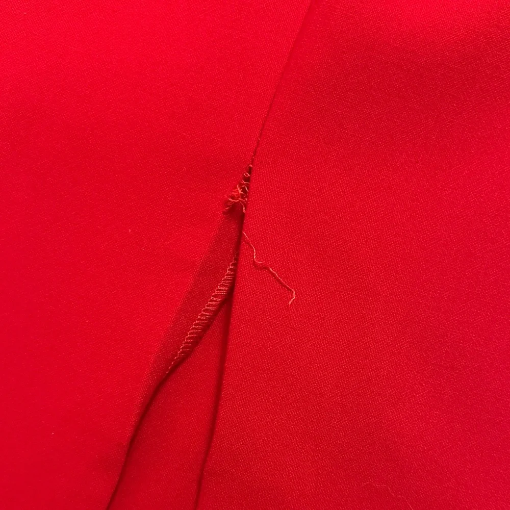 Zara Elegant Red Off-Shoulder Dress - Picture 5 of 8